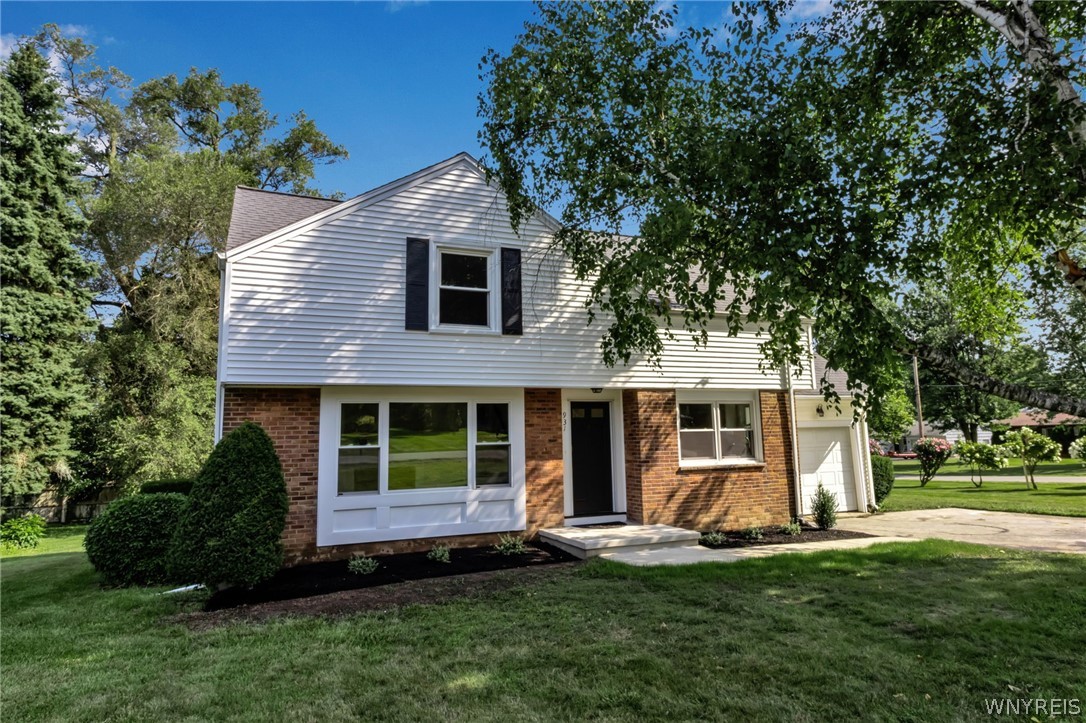 Hillside Dr, Lewiston, NY 14092