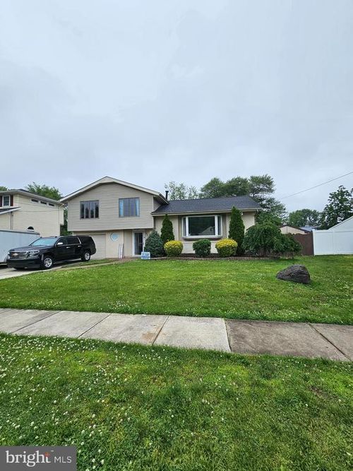 802 Edgemoor Rd, Cherry Hill, NJ, 08034-1840 | Card Image