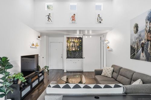 333-1885 Diamond St, San Diego, CA, 92109-2445 | Card Image