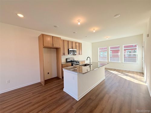 4864 Parkside Ln, Troy, MI, 48007 | Card Image