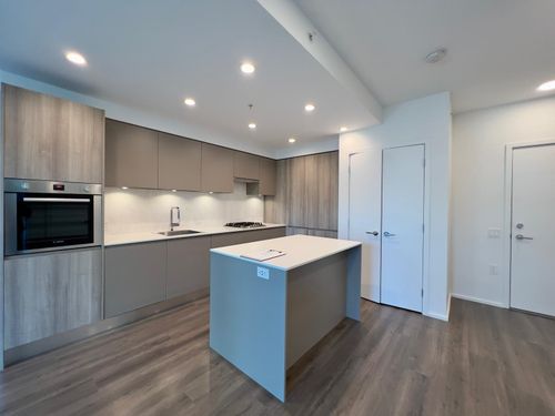 304-3809 Evergreen Pl, Burnaby, BC, V3J0M1 | Card Image