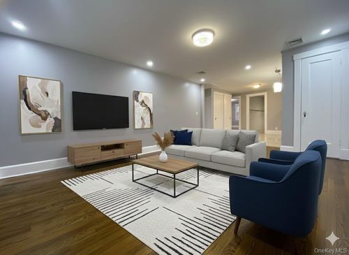 b-27 Grand Blvd, Scarsdale, NY, 10583-5218 | Card Image