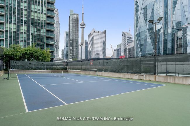 1305 - 18 Harbour St, Condo with 2 bedrooms, 2 bathrooms and 1 parking in Toronto ON | Image 36
