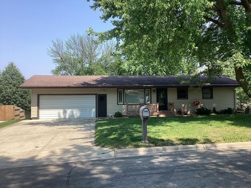 1113 Rosehill Dr, Albert Lea, MN, 56007-1843 | Card Image