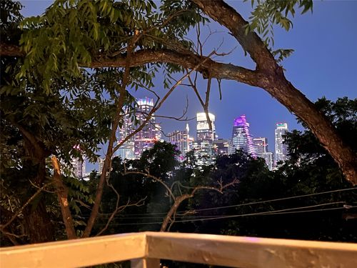 4041-1900 Barton Springs Rd, Austin, TX, 78704-1483 | Card Image