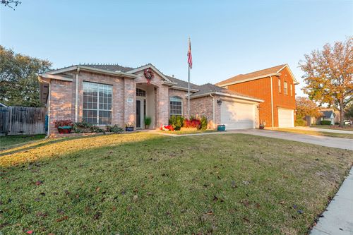 4017 Azalea Dr, Haltom City, TX, 76137-5801 | Card Image