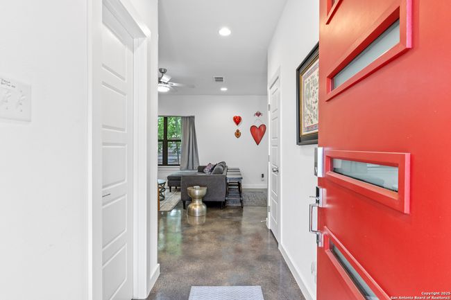 UNIT-401 - 211 Utah St, Townhouse with 2 bedrooms, 3 bathrooms and null parking in San Antonio TX | Image 8