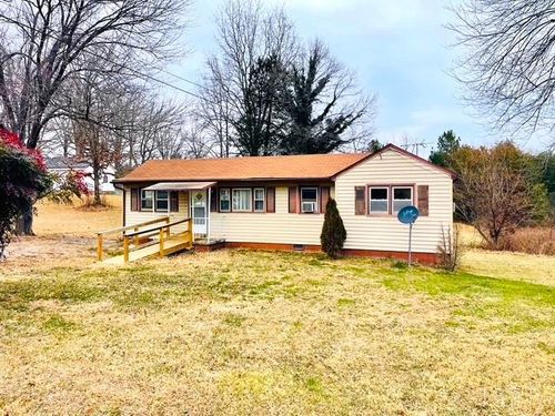 118 E Spencer Rd, Hurt, VA, 24563-2301 | Card Image