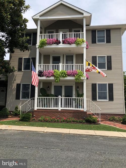 241 Bank St, CHESAPEAKE CITY, MD, 21915-1016 | Card Image