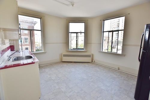 9-2603 Main St, Vancouver, BC, V5T3E7 | Card Image