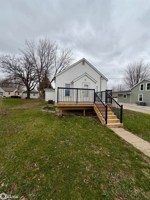 707 E 6th St, Wellsburg, IA, 50680-7740 | Card Image