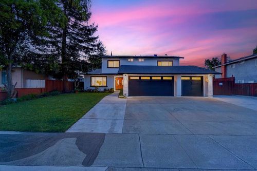 895 Greenwich Dr, Gilroy, CA, 95020 | Card Image