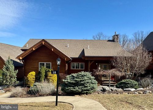 18 Sugarloaf Ln, Hazle Township, PA, 18202-8246 | Card Image