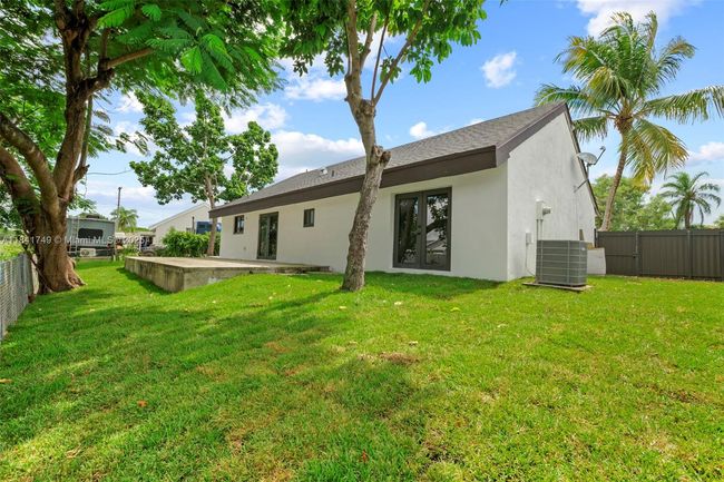 20620 Sw 120 Th Pl, House other with 3 bedrooms, 2 bathrooms and null parking in Miami FL | Image 27