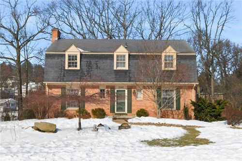 1069 Woodhill Dr, Gibsonia, PA, 15044-9271 | Card Image