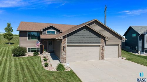 1101 N Brennan Ct Court, Sioux Falls, SD, 57110 | Card Image