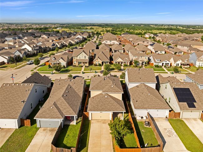 Aerial perspective of suburban area | Image 33
