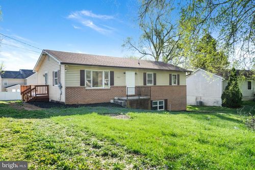 3313 Charles Town Rd, Kearneysville, WV, 25430-2648 | Card Image