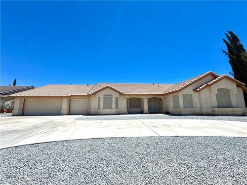 12789 Yorkshire Dr, Apple Valley, CA, 92308-6713 | Card Image