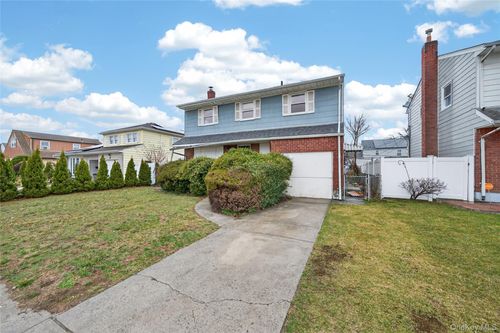 19 Angevine Ave, Hempstead, NY, 11550-5618 | Card Image