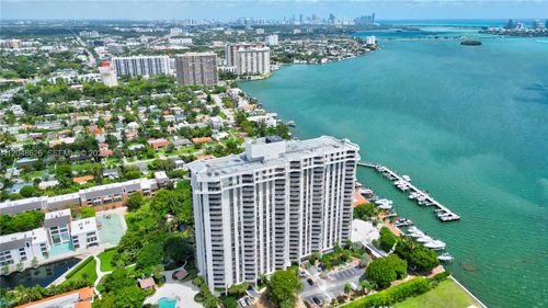 908-4000 Towerside Ter, Miami, FL, 33138-2235 | Card Image