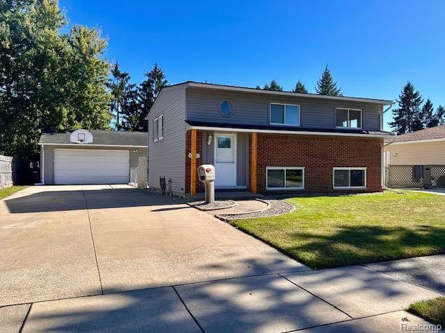 Lira Dr, Sterling Heights, MI 48313