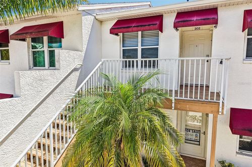 202-1400 Water View Dr W, Largo, FL, 33771-6402 | Card Image