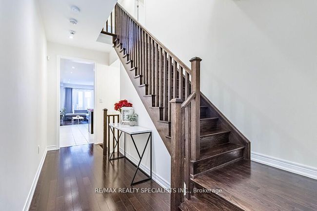 39 Adventura Rd, House attached with 4 bedrooms, 3 bathrooms and 1 parking in Brampton ON | Image 8