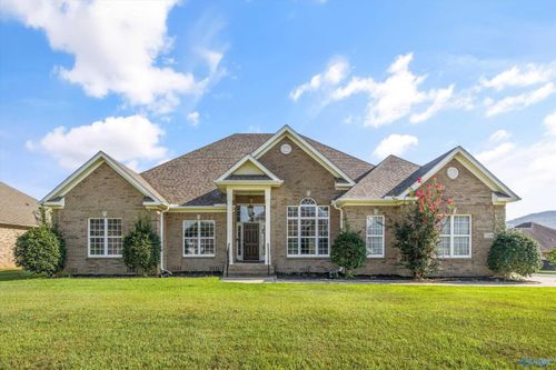 7558 Crestridge Dr, Owens Cross Roads, AL, 35763-8852 | Card Image