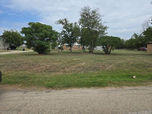 209 E 3rd St, Rockdale, TX, 76567-3201 | Card Image