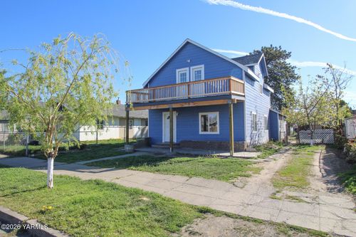 705 S Satus Ave, Wapato, WA, 98951-1416 | Card Image