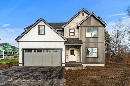 8 Lilly Ln, Londonderry, NH, 03038-7001 | Card Image