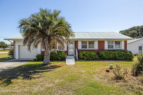 124 Stewart St, Harkers Island, NC, 28531-9678 | Card Image