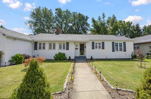 16 Boggess St, Buckhannon, WV, 26201-2102 | Card Image