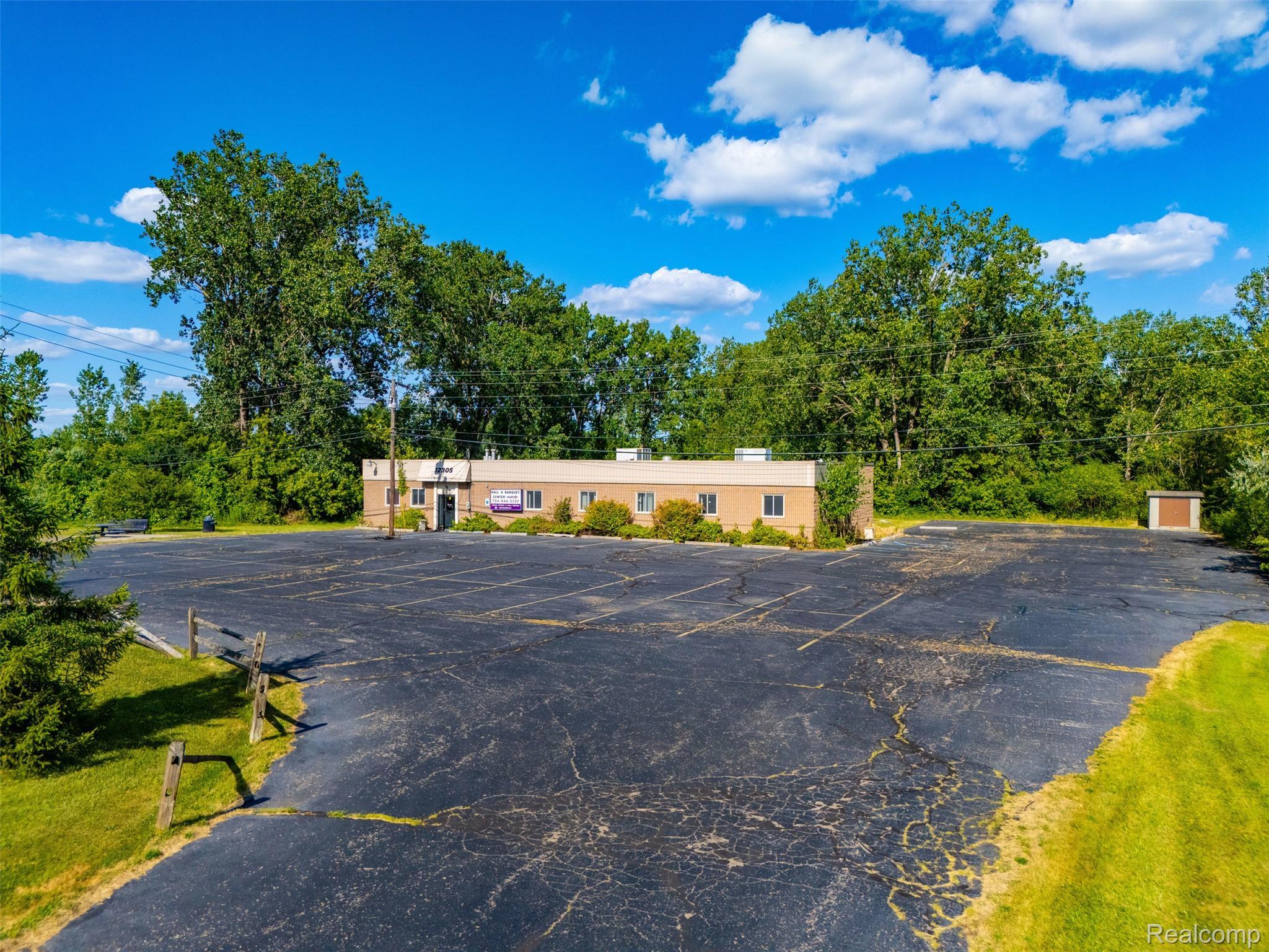 Commercial Sale in Taylor 3