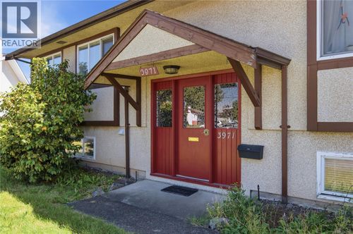3971 Cedarwood St, Victoria, BC, V8N3N3 | Card Image