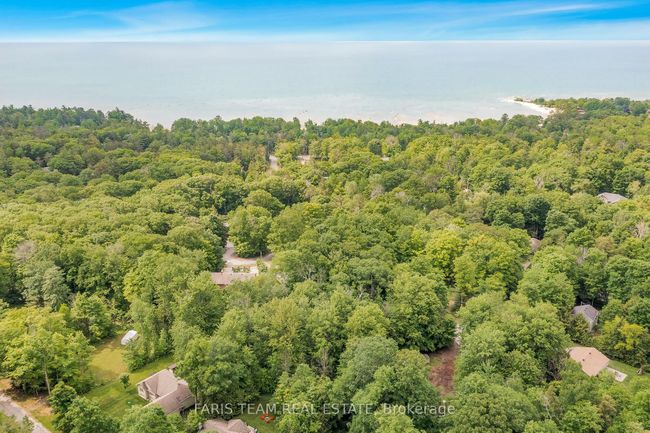 8 Celestine Crt, House other with 5 bedrooms, 2 bathrooms and 9 parking in Tiny ON | Image 29