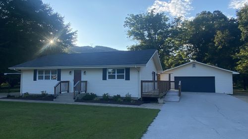 8625 Boxwood Ln, Soddy Daisy, TN, 37379-4401 | Card Image