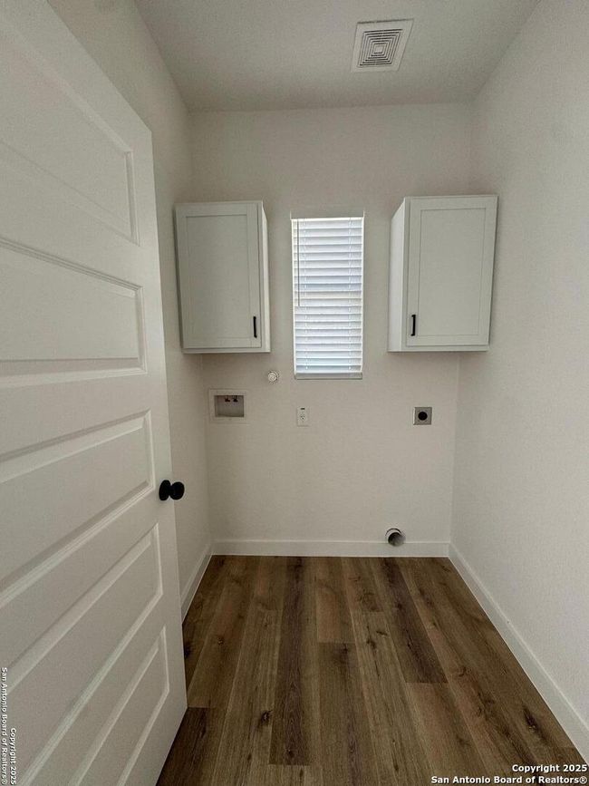 2002 Owens Ave, House other with 3 bedrooms, 2 bathrooms and null parking in Three Rivers TX | Image 18