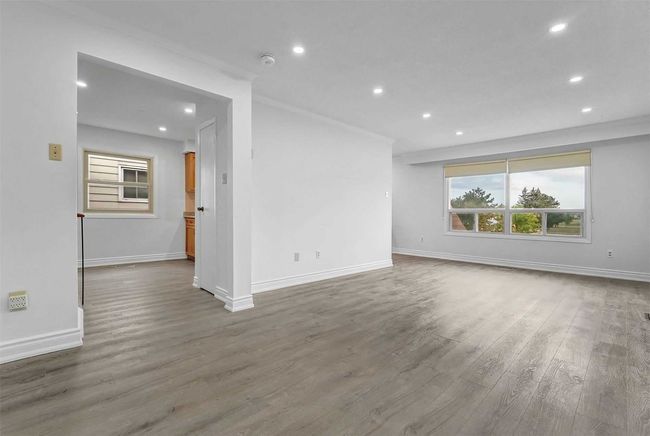 404 Hansen Rd N, House attached with 4 bedrooms, 4 bathrooms and 4 parking in Brampton ON | Image 12
