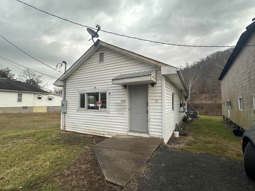 1208 N River Ave, Weston, WV, 26452-2239 | Card Image