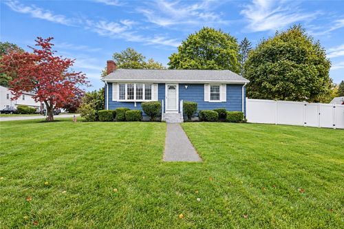 12 Valley View Dr, Greenville, RI, 02828-1119 | Card Image