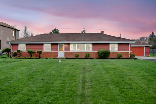 102 W Elaine Cir, Prospect Heights, IL, 60070-1628 | Card Image