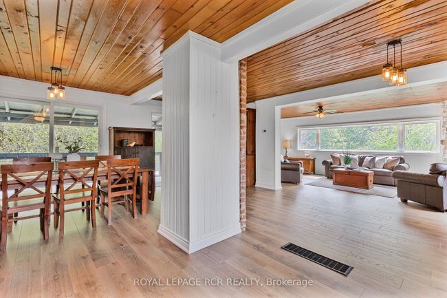 17329 Shaws Creek Rd, House other with 3 bedrooms, 2 bathrooms and 6 parking in Belfountain ON | Image 15