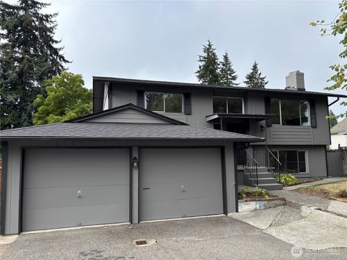 15509 Meridian Avenue N, Shoreline, WA, 98133 | Card Image