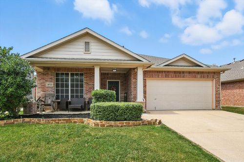 9725 Burwell Dr, Fort Worth, TX, 76244-9531 | Card Image