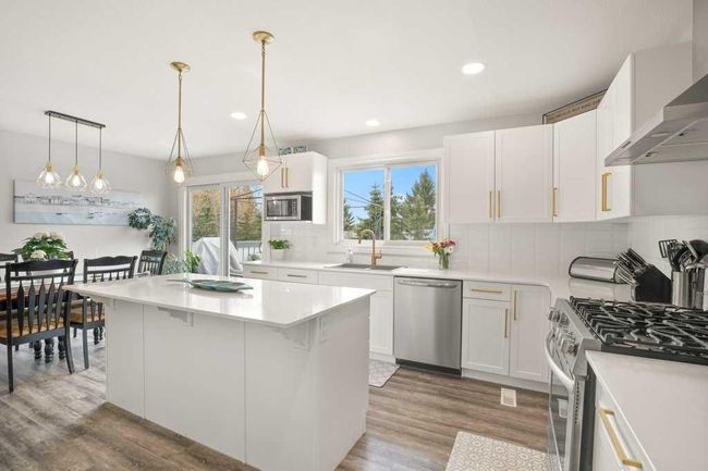 2 Mountain Pl, House other with 6 bedrooms, 3 bathrooms and 1 parking in Sylvan Lake AB | Image 12