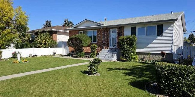 13435 110 Street, Home with 3 bedrooms, 1 bathrooms and 2 parking in Edmonton AB | Image 1