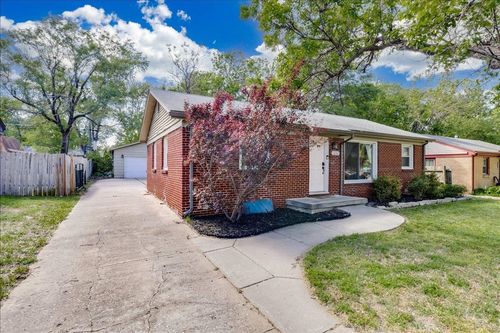 1233 N Woodlawn Blvd, Derby, KS, 67037-2715 | Card Image