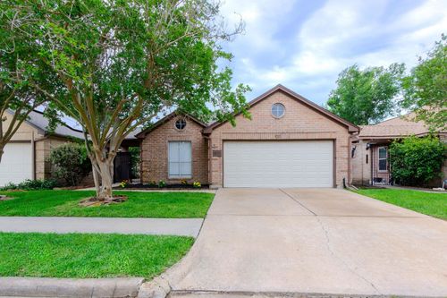 16011 Hidden Acres Dr, Houston, TX, 77084-2952 | Card Image